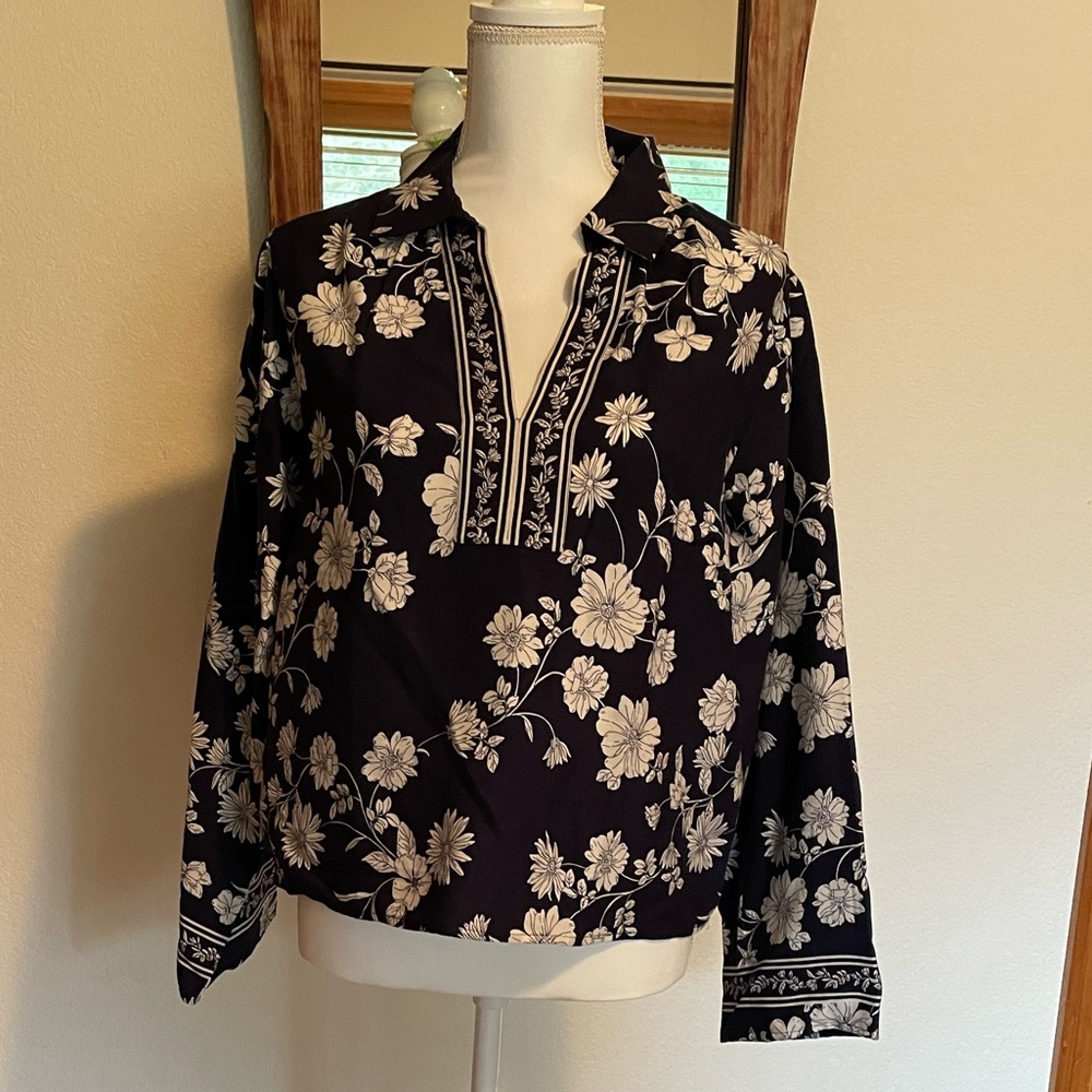 LOFT Navy Blue and White Floral Blouse